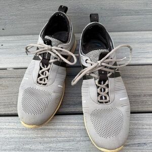 Johnston & Murphy Mens 10.5M XC4 Comfort Sneakers in Gray and Black Sheepskin